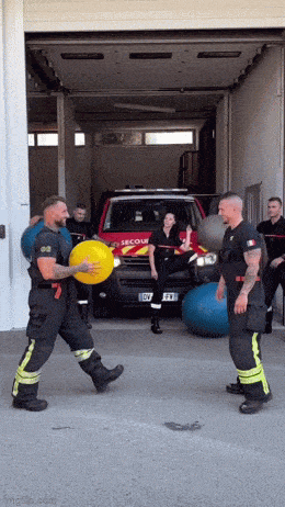 Acid GIFs, August 11 (25 gifs)