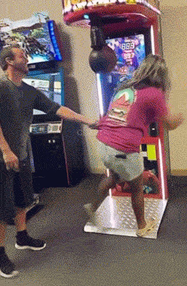 Acid GIFs, August 11 (25 gifs)