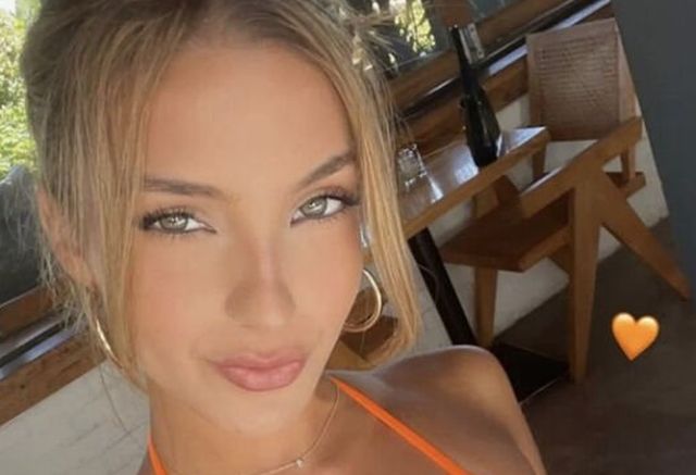Bikini Girls (39 pics)