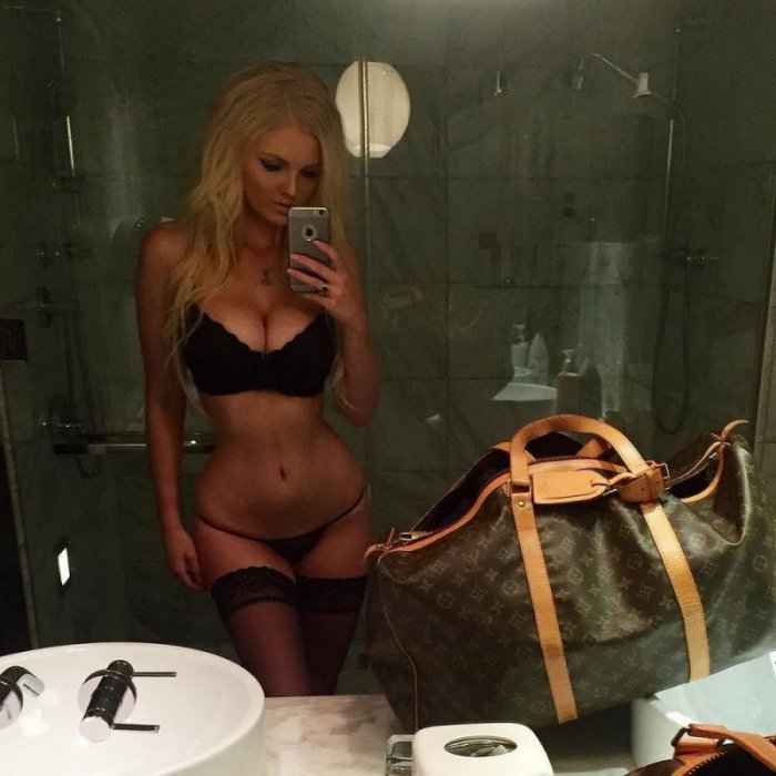 Girls In Stockings (20 pics)