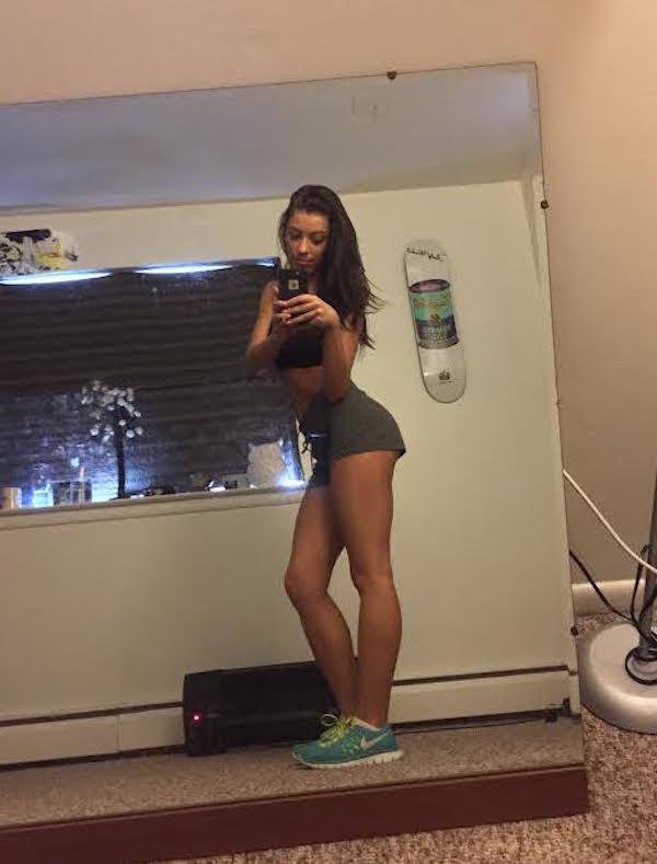 Girls With Long Legs (20 pics)