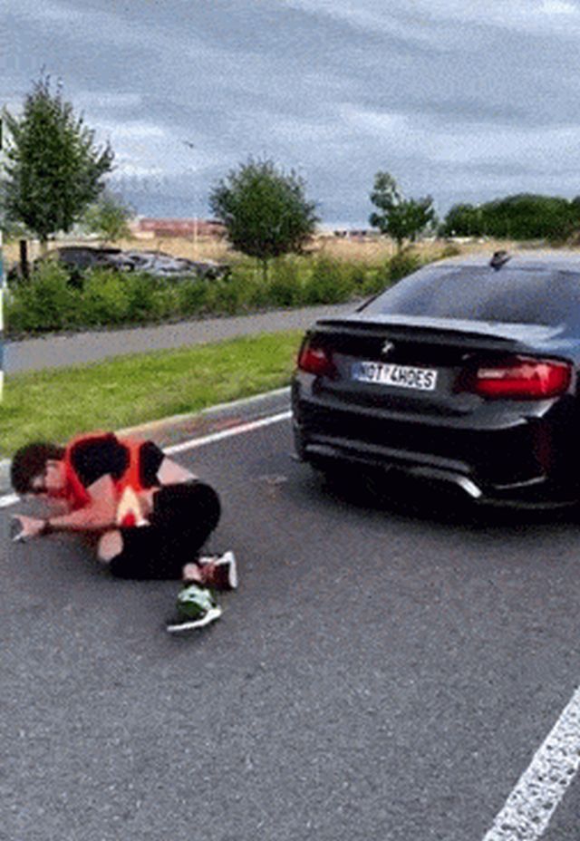 Acid GIFs, August 24 (25 gifs)