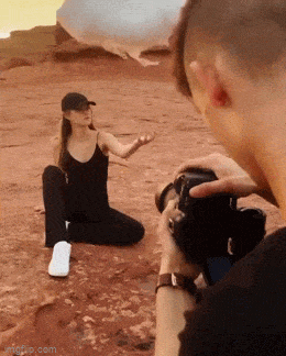 Acid GIFs, August 29 (25 gifs)