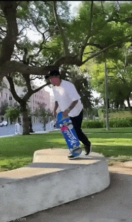 Acid GIFs, August 30 (25 gifs)