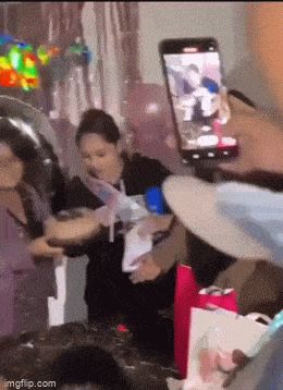 Acid GIFs, August 31 (25 gifs)