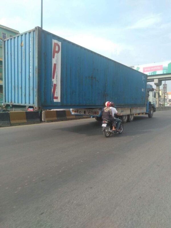 They Saved On Shipping (20 pics)