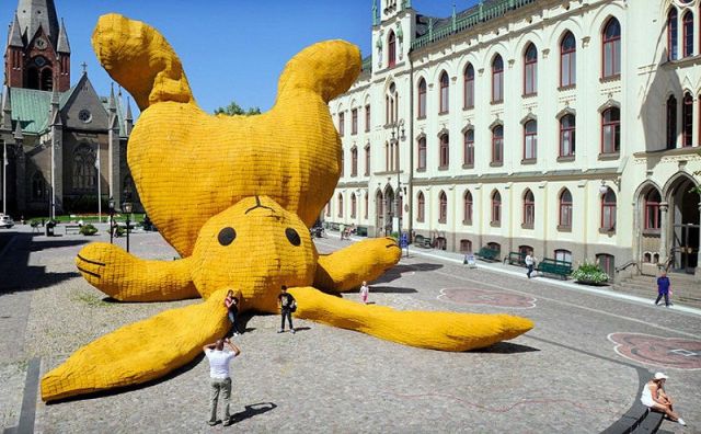 Giant Things (18 pics)