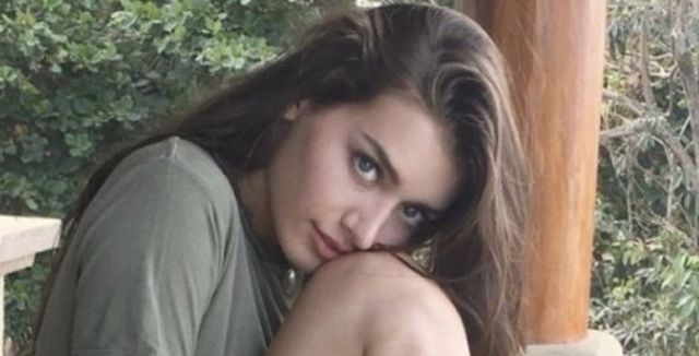 Brunette Girls (26 pics)