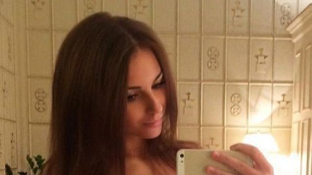 Selfie Girls (34 pics)