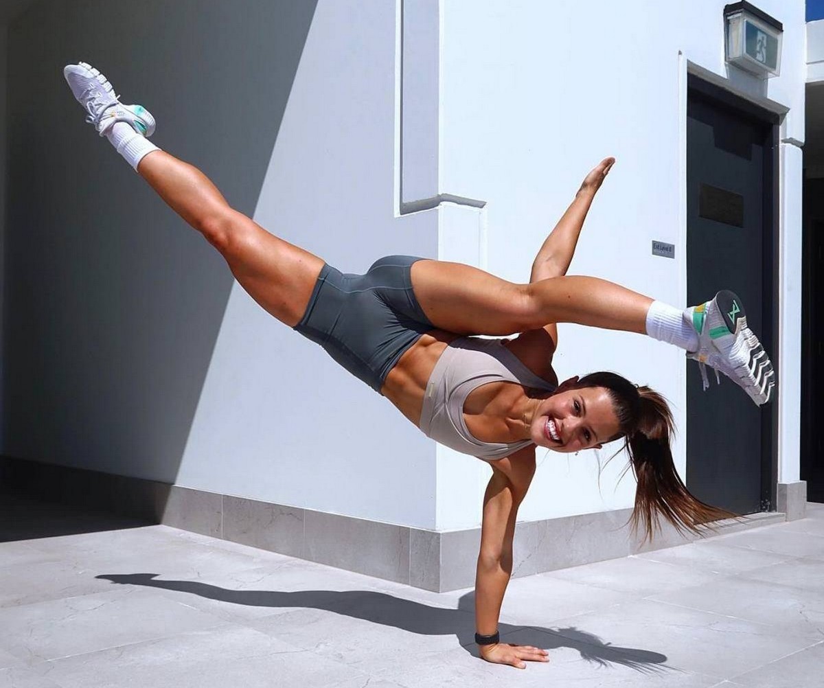 Sporty Girls (20 pics)