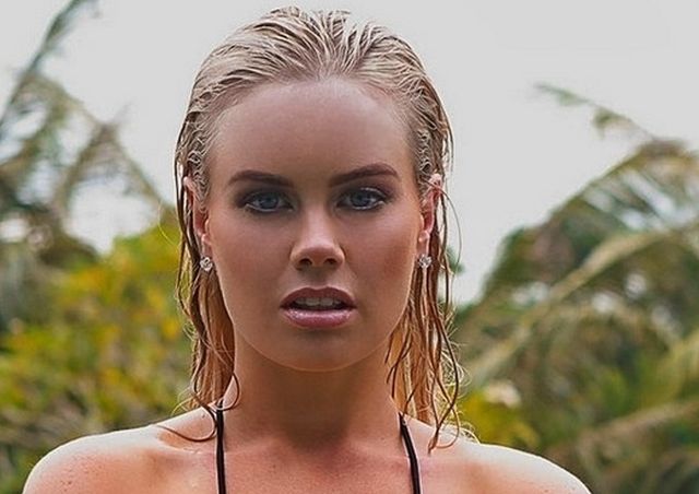 Wet Girls (25 pics)