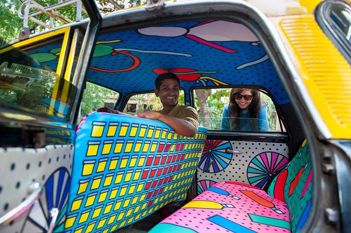 Unusual Indian Taxi Interiors (23 pics)