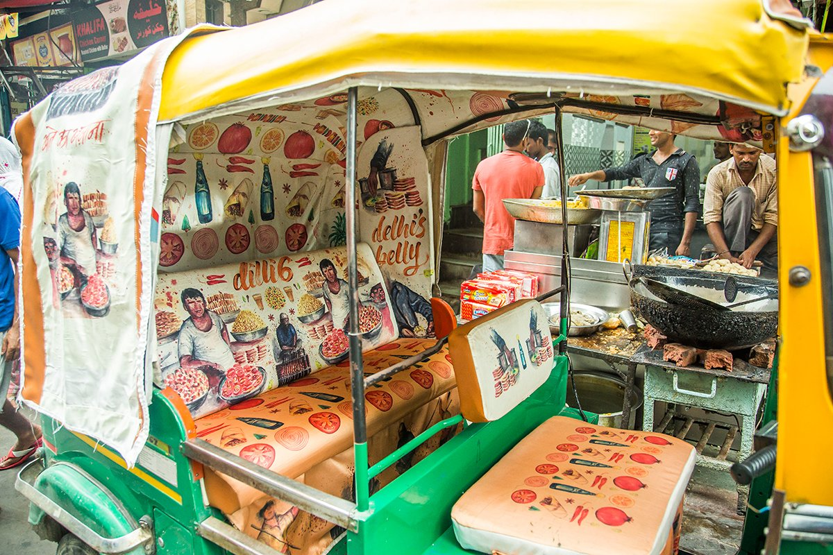 Unusual Indian Taxi Interiors (23 pics)