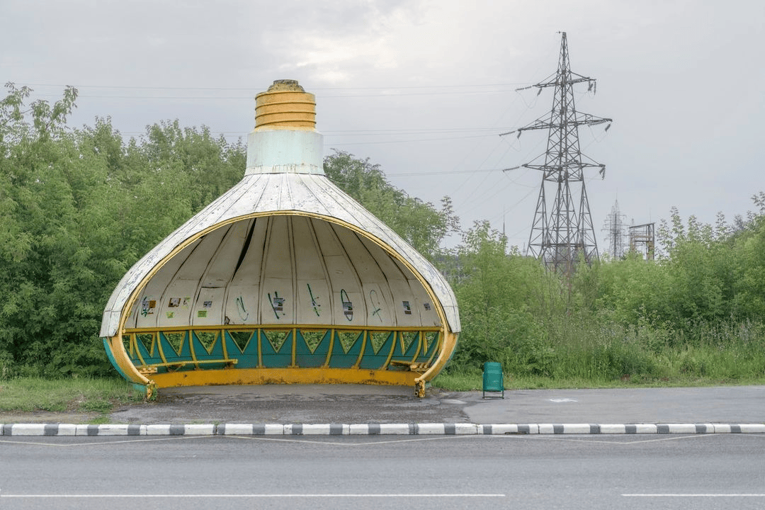 Weird Bus Stops (18 pics)
