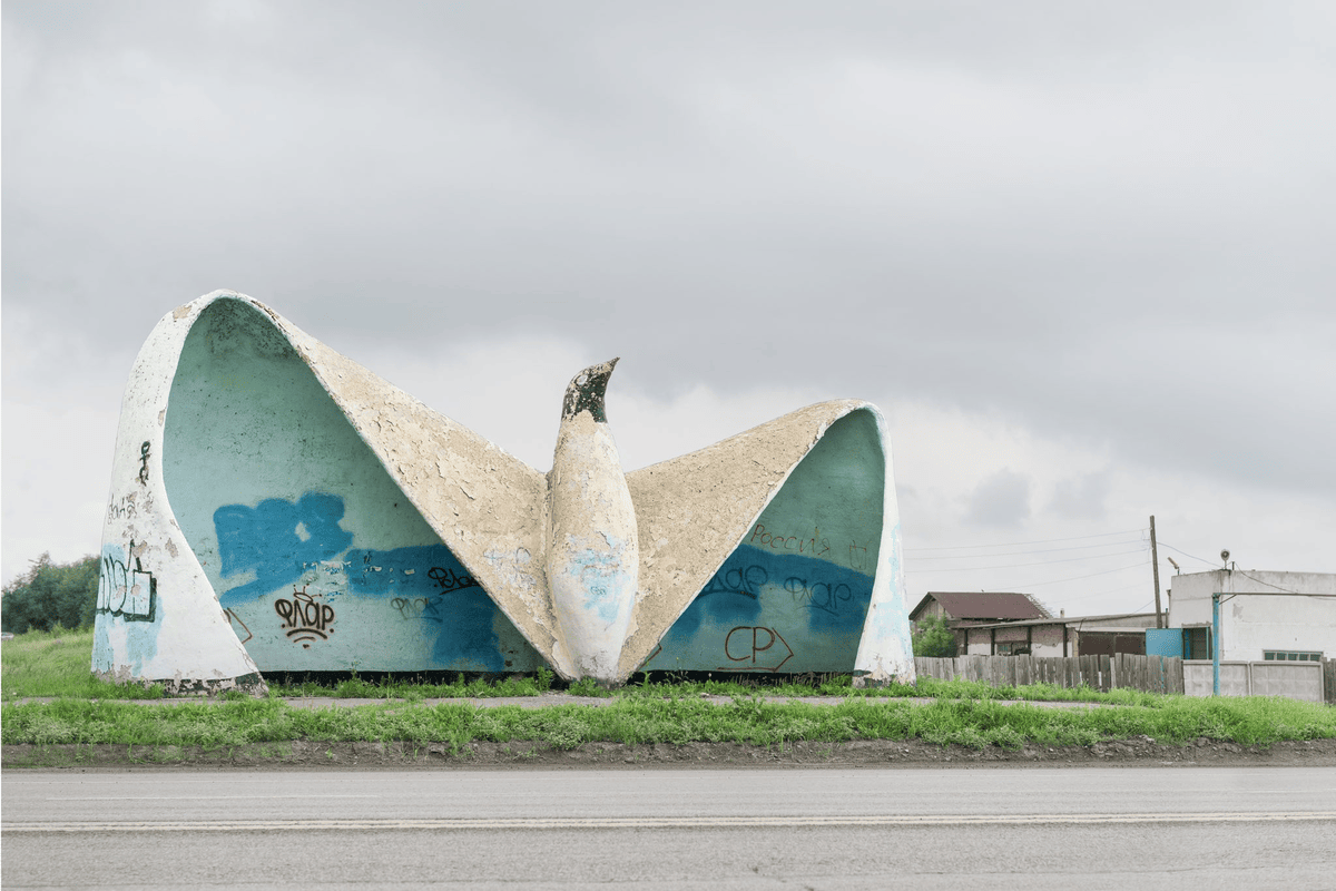 Weird Bus Stops (18 pics)