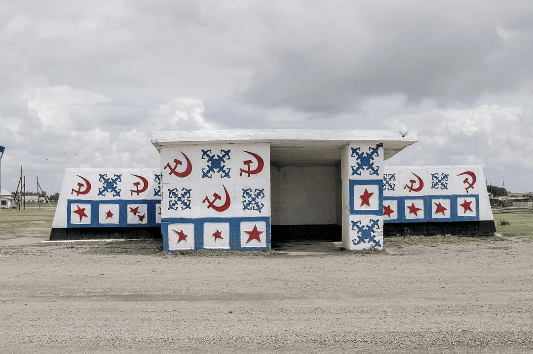 Weird Bus Stops (18 pics)
