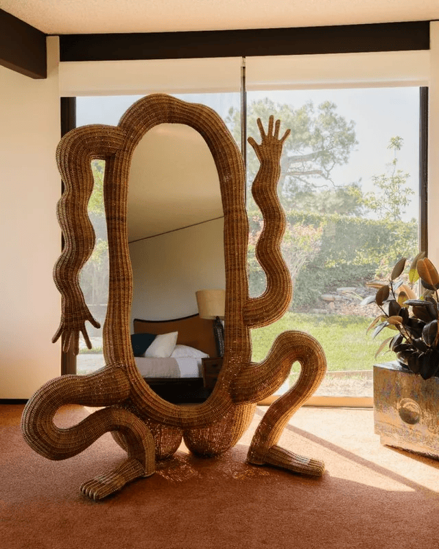 Strange Interior Items (16 pics)