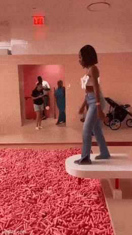 Acid GIFs, September 11 (25 gifs)