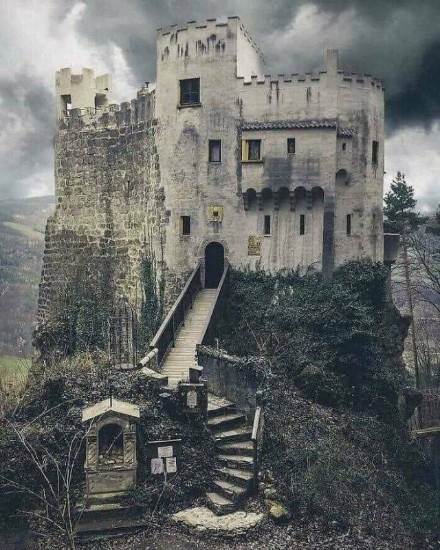 Beautiful Abandoned Places (25 pics)