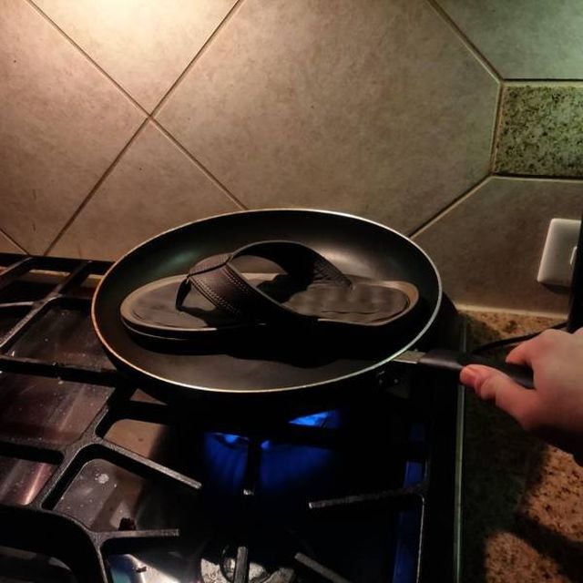 What Is Going On Here? (54 pics)