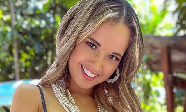 Bikini Girls (27 pics)