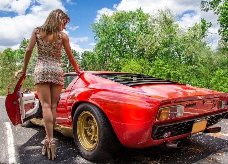 Girls And Cars (24 pics)