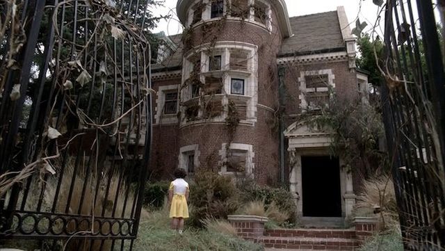 Nostalgic Houses From Movies And TV Series (30 pics)