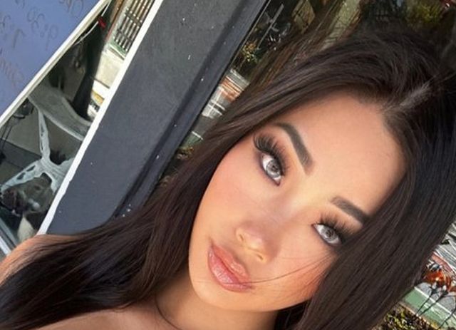 Beauty Brunettes (29 pics)