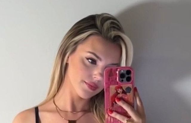 Selfie Girls (36 pics)