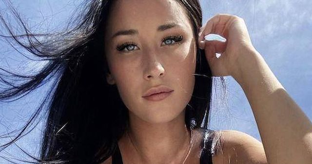Bikini Girls (37 pics)