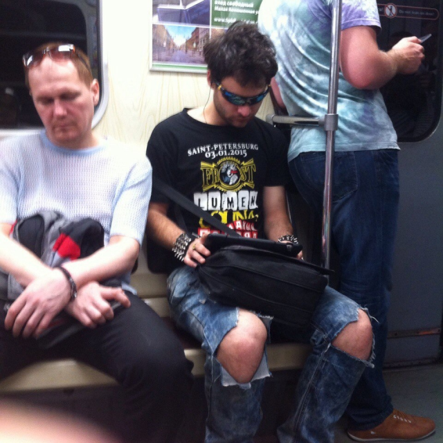 Strange People In The Subway (14 pics)