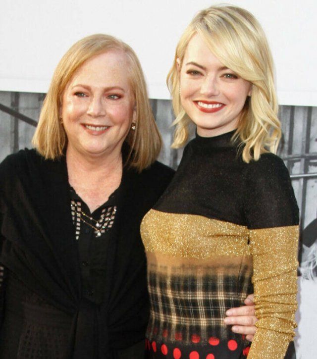 Hollywood Actresses And Their Moms (15 pics)