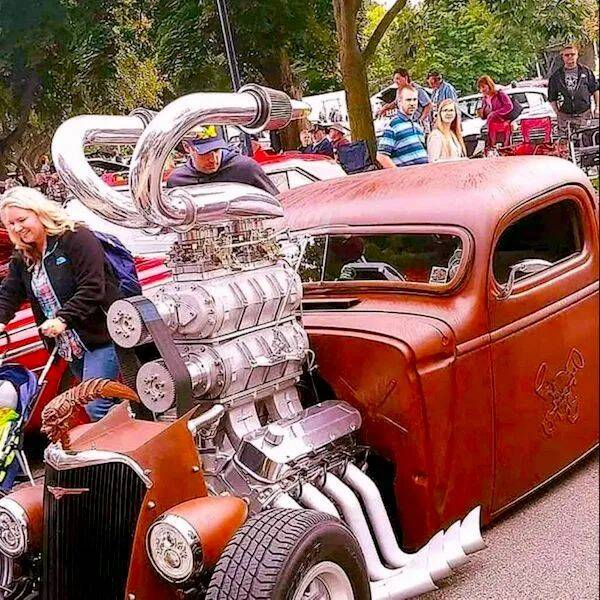 What's Wrong With These Cars? (17 pics)