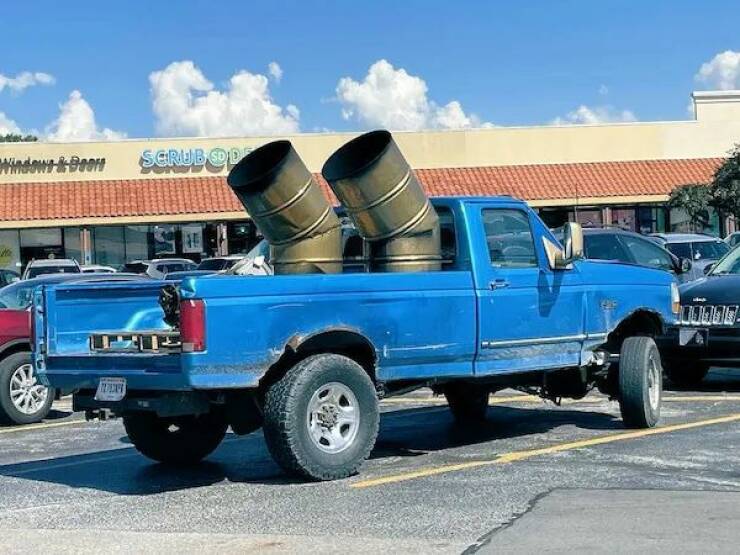What's Wrong With These Cars? (17 pics)