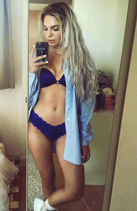 Selfie Girls (20 pics)
