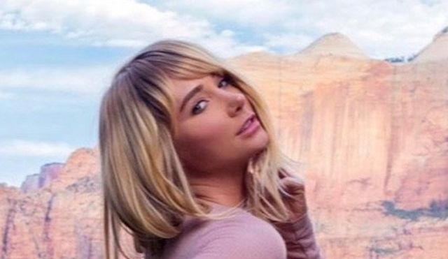 Girls And Nature (27 pics)