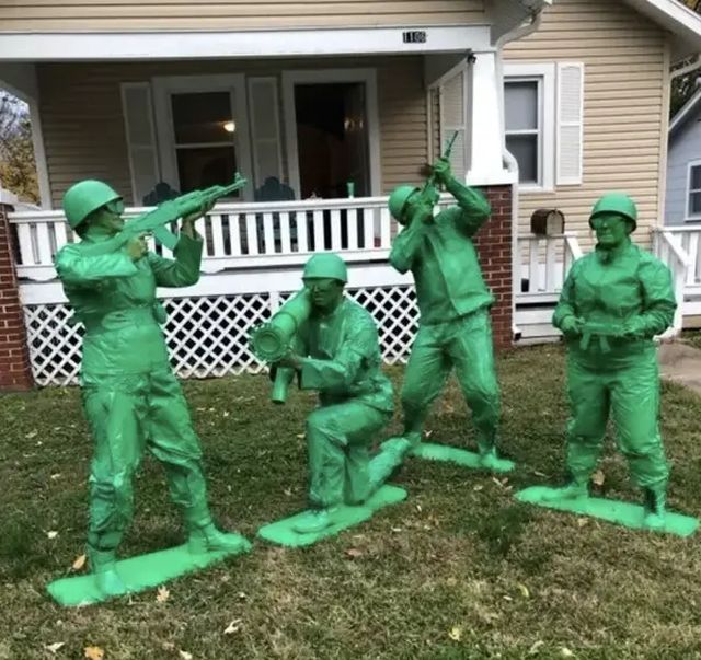 Creative Halloween Costumes (32 pics)