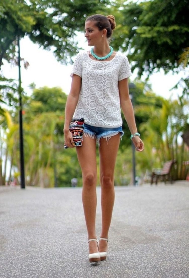 Girls In Shorts (22 pics)