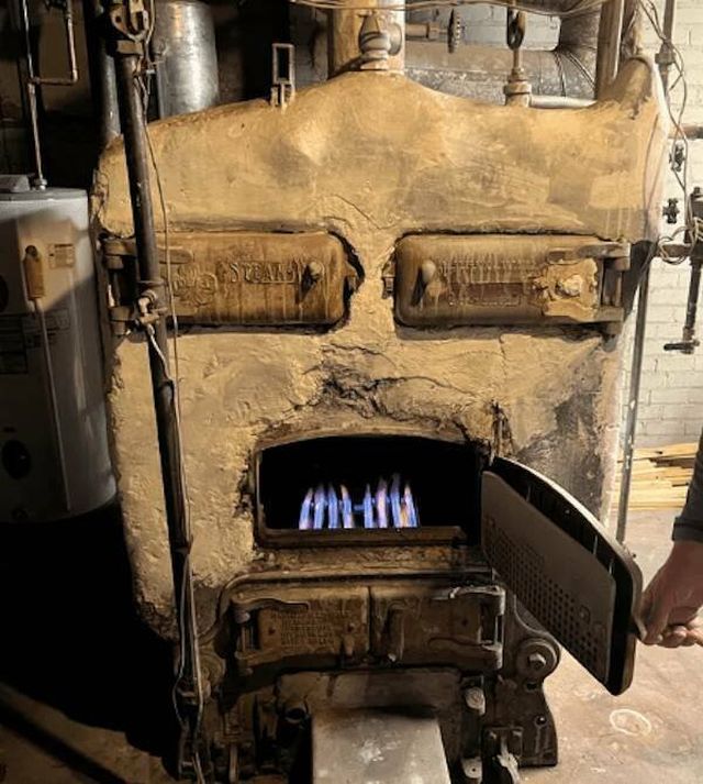 Unusual Finds In Old Houses (15 pics)