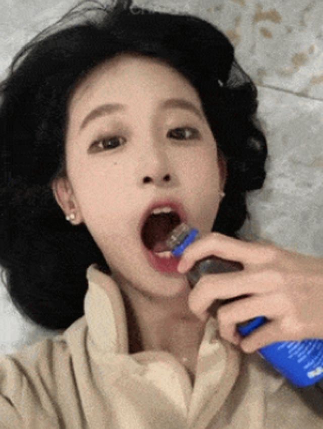 Acid GIFs, October 25 (25 gifs)