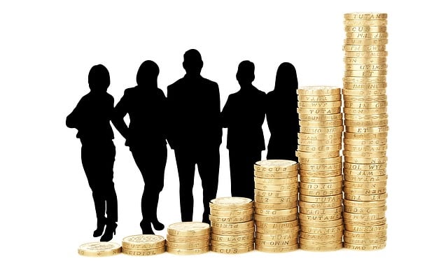 How to Save Money While Playing at an Online Casino?