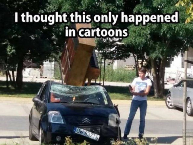 Odd Car Crashes (20 pics)