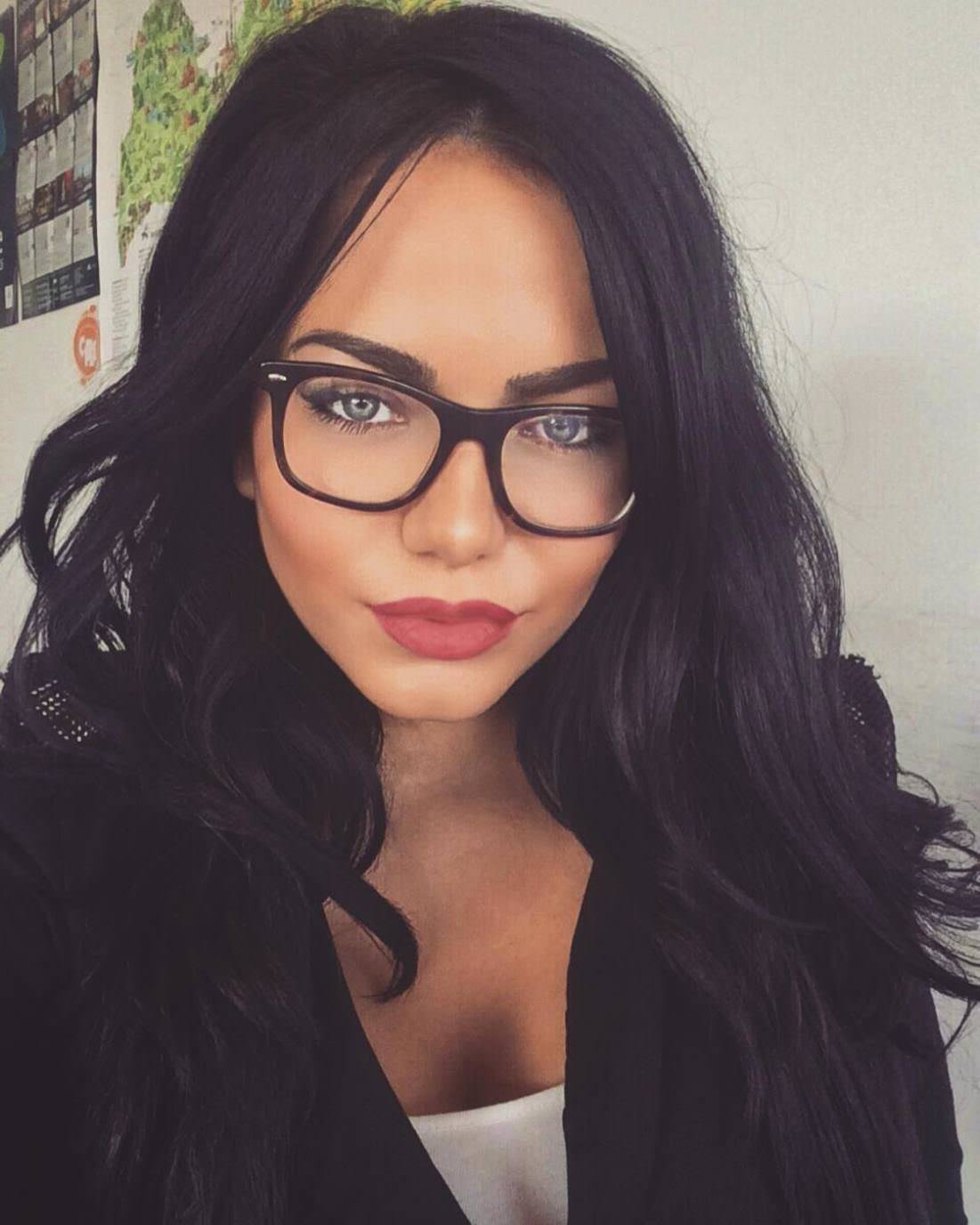 Girls In Glasses (25 pics)