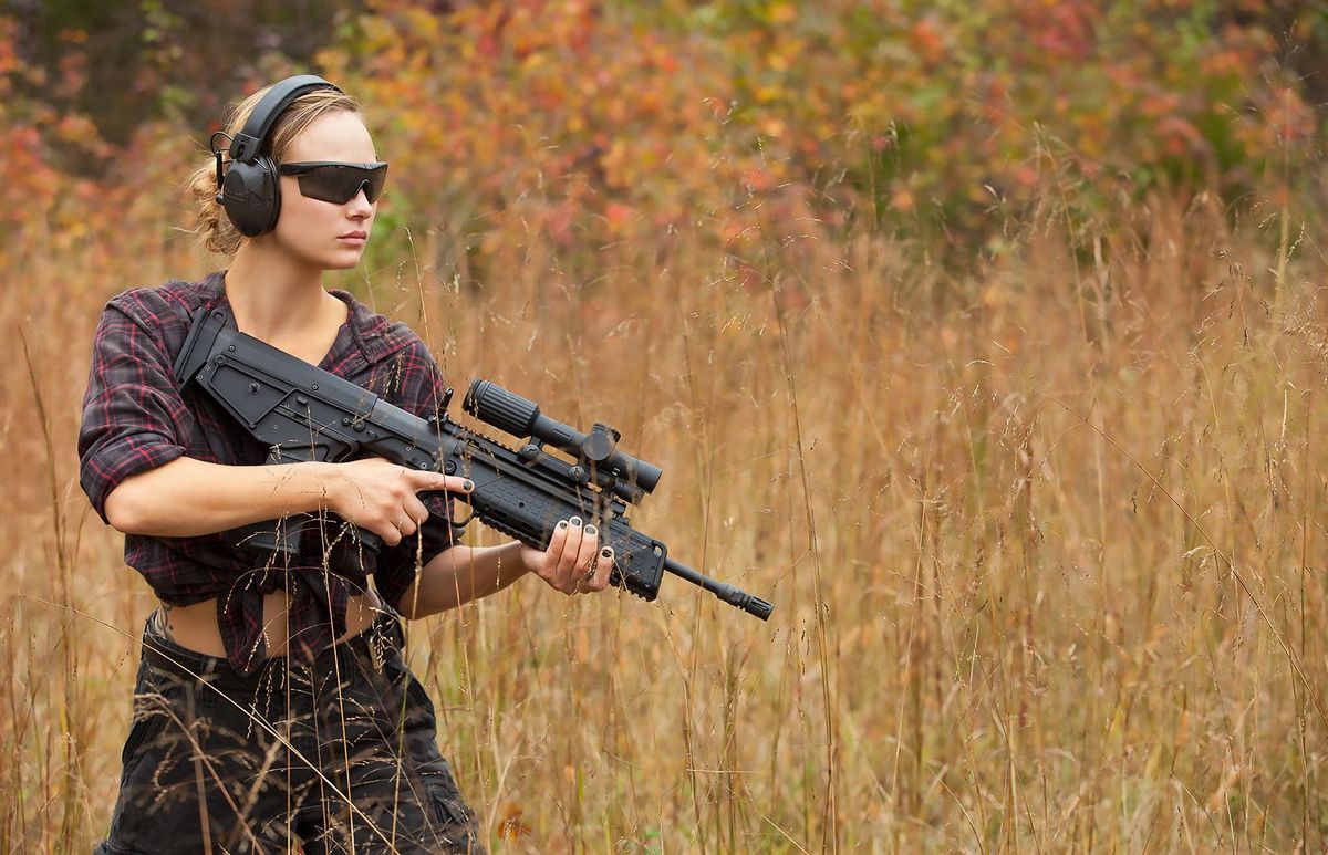 Girls With Guns (20 pics)