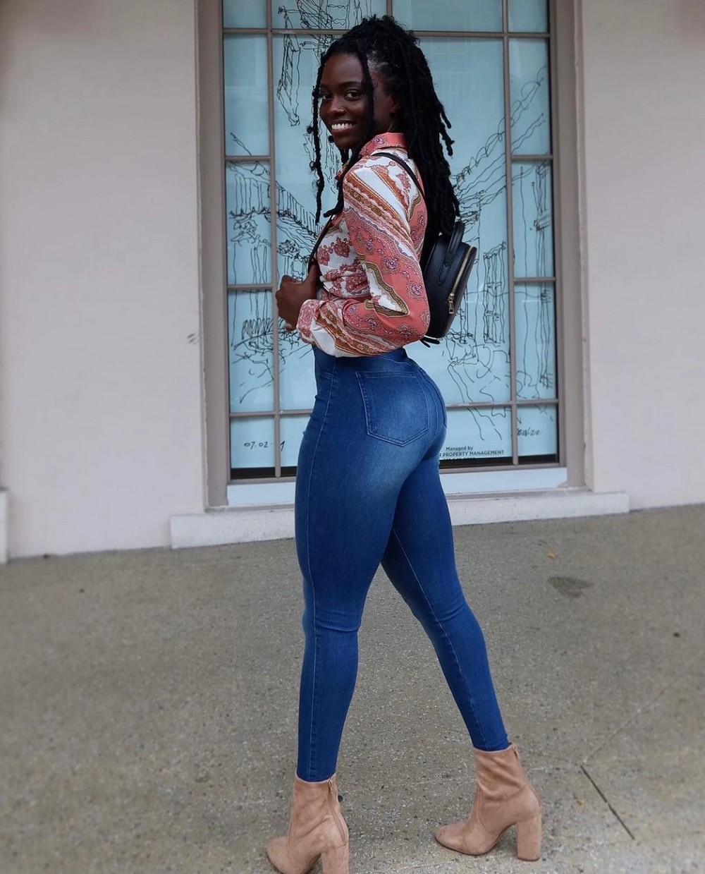 Girls In Tight Jeans (20 pics)