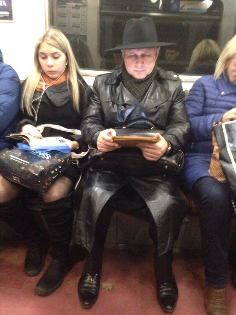 Weird People In The Subway (19 pics)