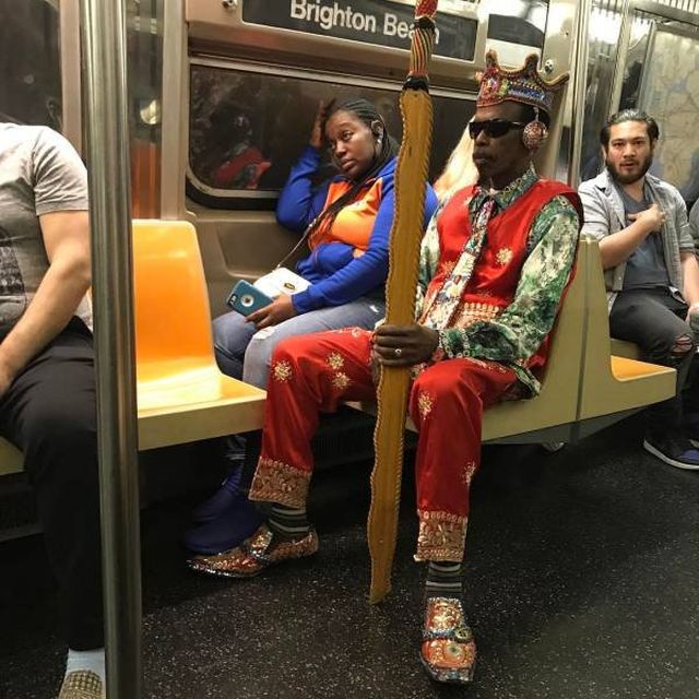 Weird People On Public Transport (20 pics)