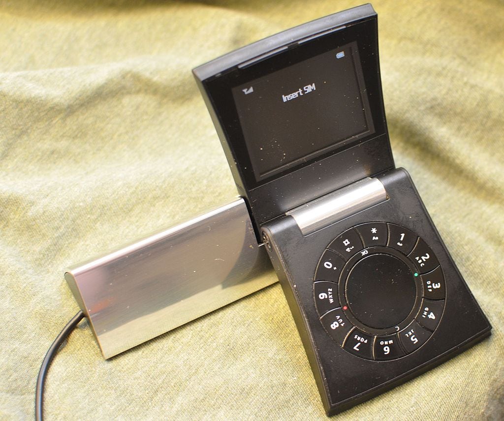 Unusual Phones From The Past (31 pics)