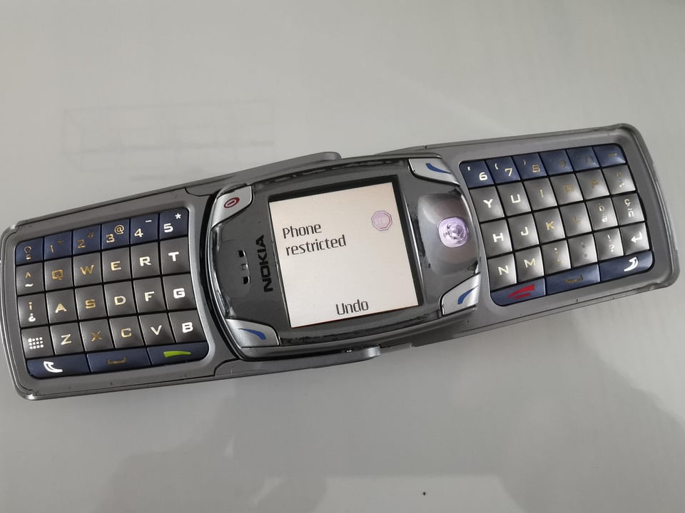 Unusual Phones From The Past (31 pics)