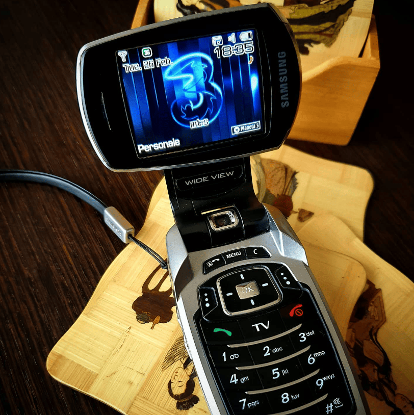 Unusual Phones From The Past (31 pics)